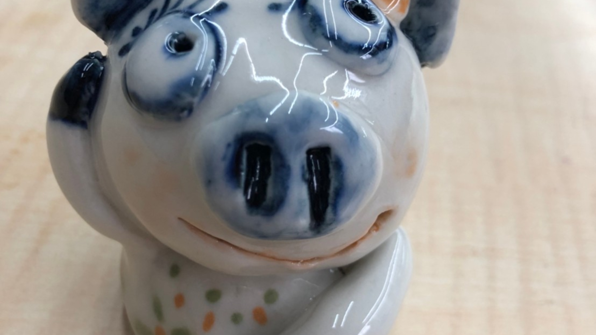 星兒親手捏出想像中的三隻小豬陶偶(圖/新北市政府文化局提供)